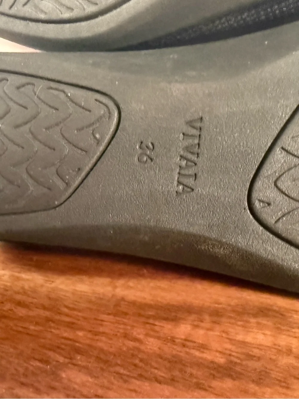 VIVAIA Claire Walker Flat Round Toe Slip-On with Arch Support Dark Navy Sz 5.5-6